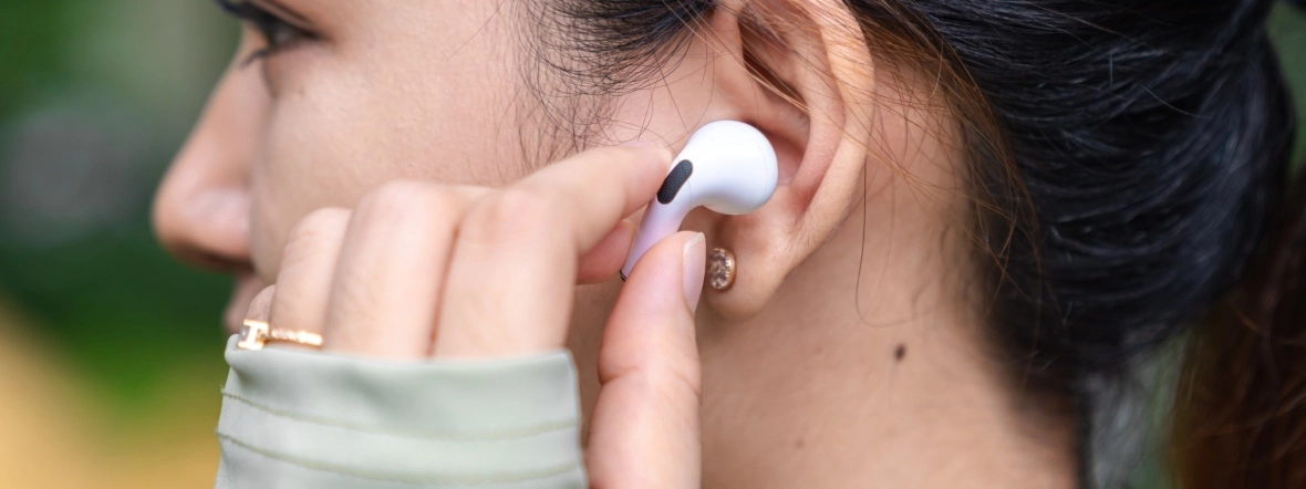 Najlepsze słuchawki bezprzewodowe do 500 złotych – ranking 2025