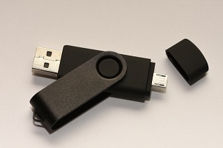 Podłącz pendrive do swojego smartfona