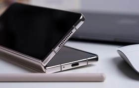 Motorola razr fold vs Samsung Galaxy Z Fold7 &ndash; kt&oacute;ry składany smartfon wybrać?