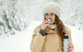 Jaki termos najdłużej trzyma ciepło?