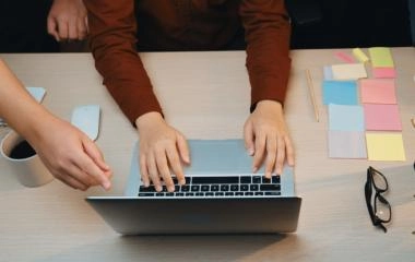 Najlepsze laptopy 14 cali – ranking i poradnik zakupowy