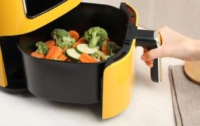 Najlepsze air fryery z funkcją pary &ndash; ranking 2026