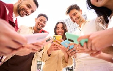 Jaki telefon do 500 zł kupić? Ranking najlepszych modeli 2025