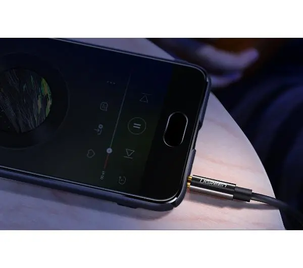 UGREEN AV123 AUX 0,25m Czarny