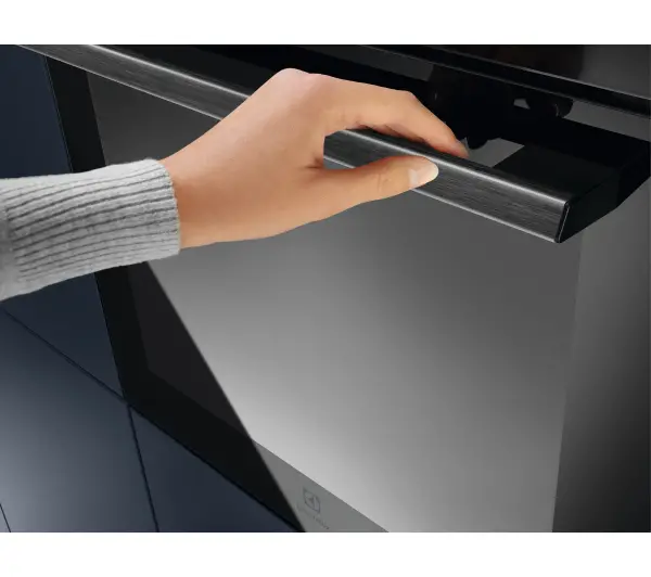 Electrolux 600 SteamBake EOD3C70TK Termoobieg Czarny - Kup na Raty - RRSO 0%