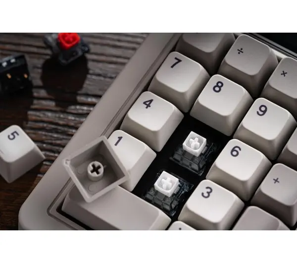 8BitDo Retro 18 Numpad M Edition Biały
