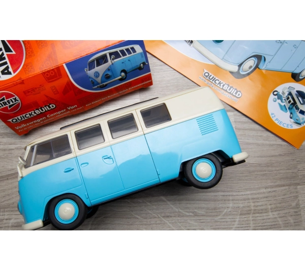 Airfix J6024 Quickbuild VW Camper Van Blue
