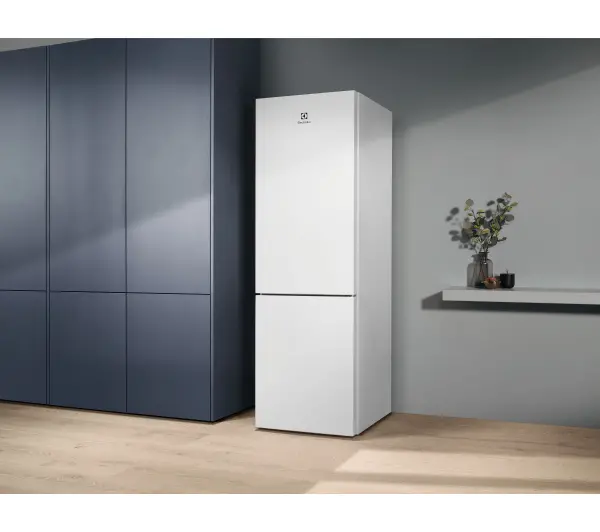 Electrolux 600 LNT5ME32W1 Pełny No Frost 186cm Szuflada z kontrolą wilgotności Biały - TRZECI -55%, ALBO 5-TY ZA 1ZŁ - Kup na Raty - RRSO 0%
