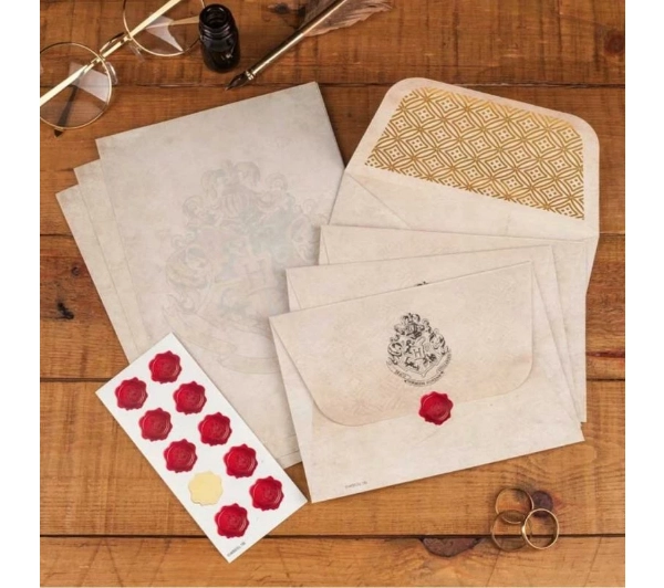 Paladone Hogwarts Letter Writing Set