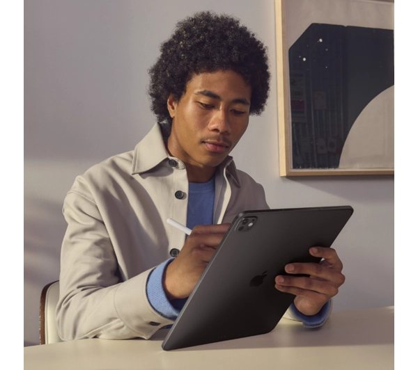 Apple iPad Pro 2025 6 gen 11" 12/256GB 5G Wi-Fi Cellular 5G Gwiezdna czerń - Kup na Raty - RRSO 0%