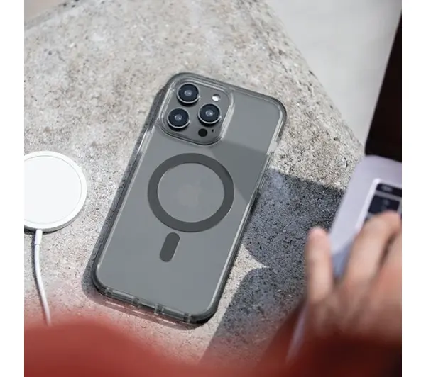 UNIQ Magclick Charging do iPhone 14 Pro Max Czarny