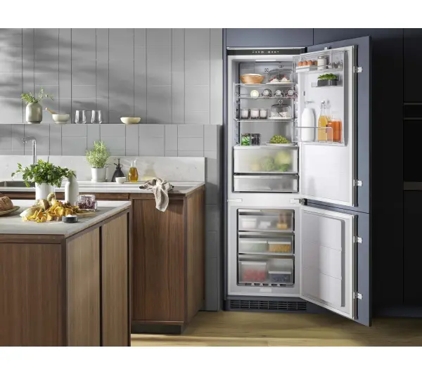 Electrolux 900 ENV9MC18S Zamrażarka No Frost 177,2cm Komora świeżości Zdalne sterowanie - TRZECI -55%, ALBO 5-TY ZA 1ZŁ - Kup na Raty - RRSO 0%