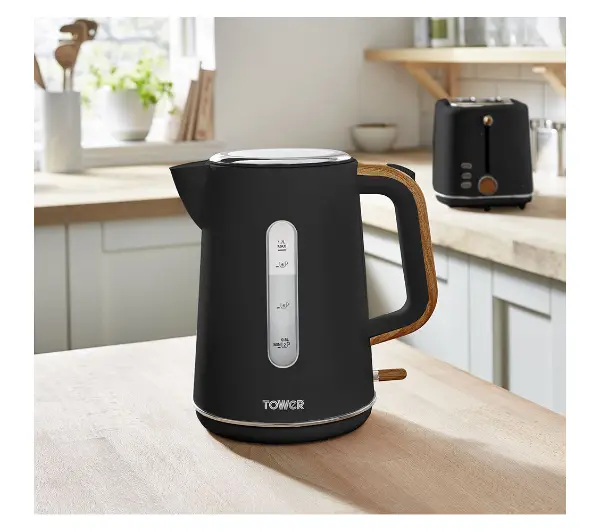 Tower Scandi T10037BLK 1,7l 3000W