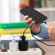 Jak dobrać ładowarkę do telefonu i innych urządzeń? Rodzaje ładowarek