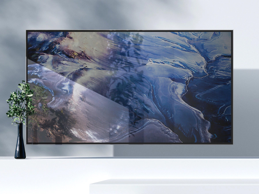 QLED-телевизор отображает матовую волнообразную графику без бликов.