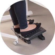 ZAPEWNIA ERGONOMICZNĄ POSTAWĘ
