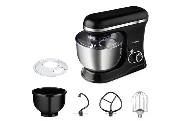 Планетарний міксер Zelmer з двома чашами, кришкою та трьома насадками: гачком, міксером та вінчиком, на білому фоні
