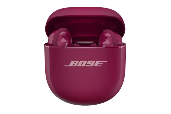 Зарядний футляр Bose QuietComfort Ultra Earbuds 2-го покоління сливового кольору з видимими вушними вкладишами