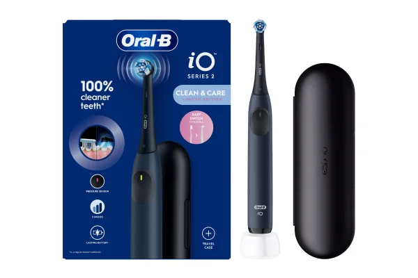 Упаковка та зубна щітка Oral-B io Series 2 з чорним дорожнім футляром